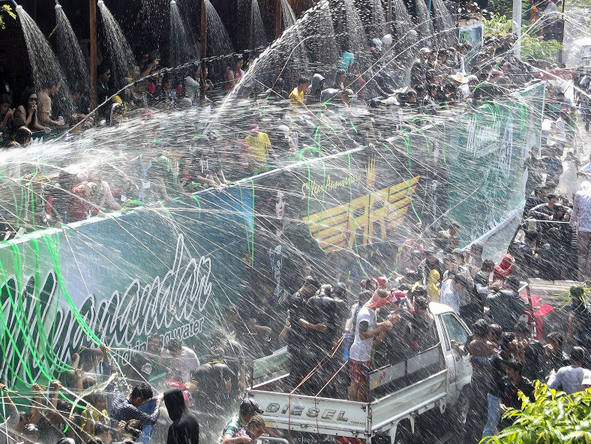 ミャンマーの水かけ祭り（ティンジャン）とは？？？ - ミャンマー航空